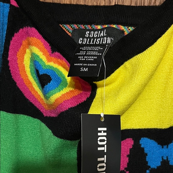 Colorful Patchwork Crop Top - Picture 5 of 6